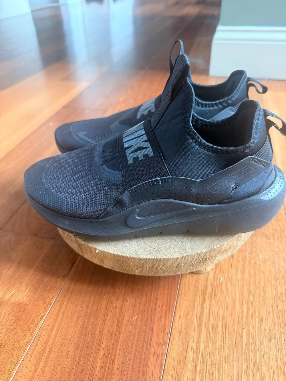 Nike Flex Runner 2 Kids Black Slip-On Sneakers Size 5Y NWOT